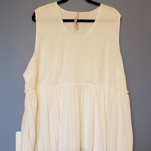 Empire waist, sleeveless, blouse